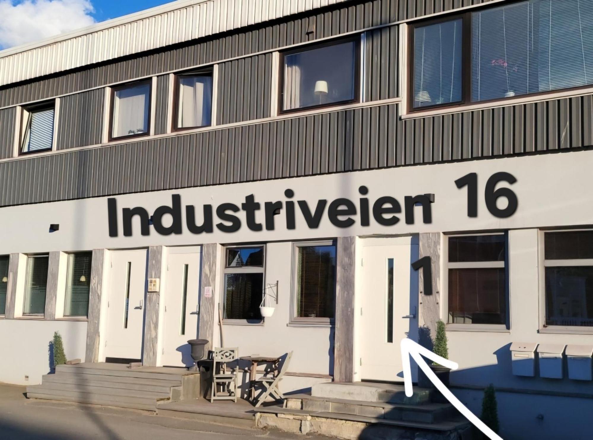 Koselig Leilighet I Narvik Sentrum 5 Soveplasser Gratis Parkering Og Gratis Internett المظهر الخارجي الصورة